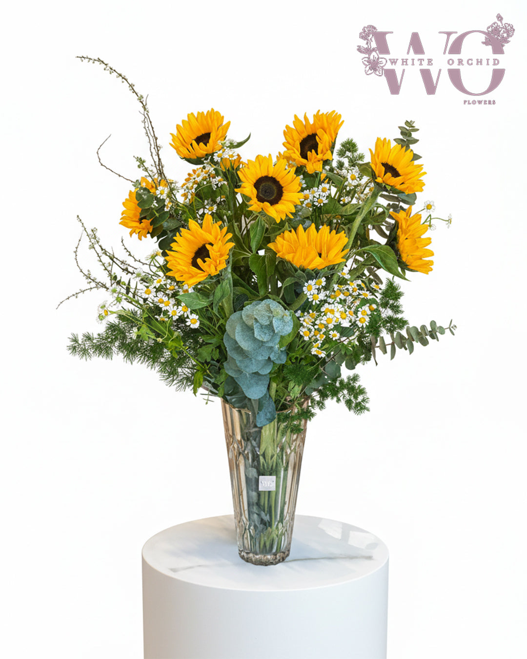Sunflower arrangement made with natural fresh sunflowers by White Orchid Flowers – bright floral design with delivery across all UAE.
