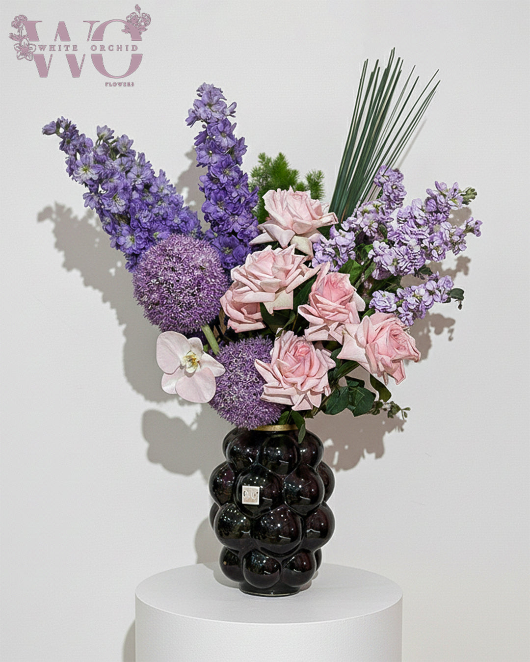 تنسيق ورد بنفسجي فاخر 💜
من تصميم White Orchid Flowers