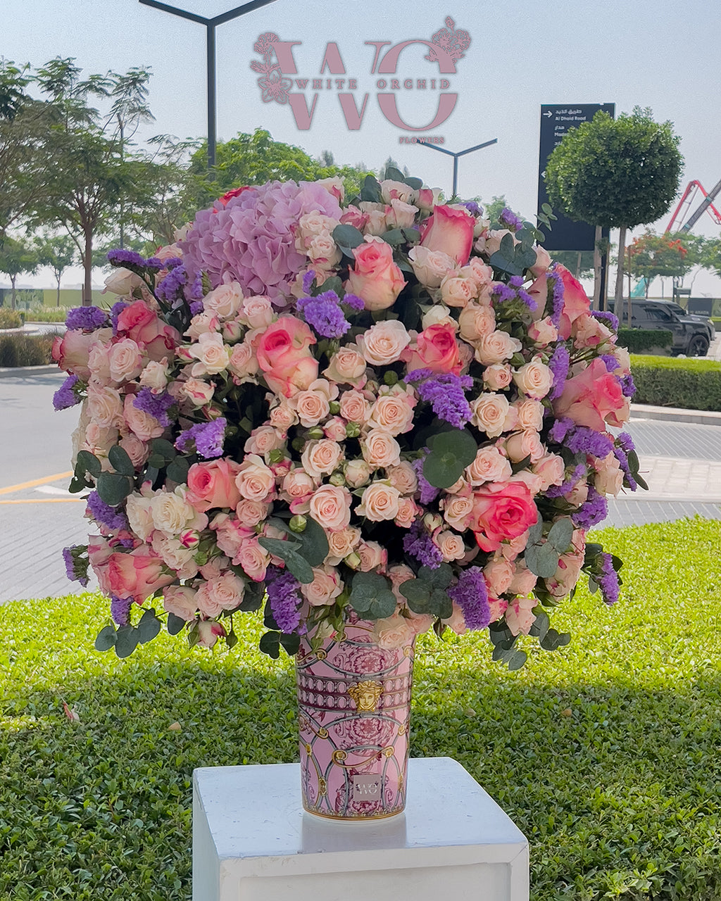 Baby Rose mixed color bouquet – White Orchid Flowers UAE delivery
