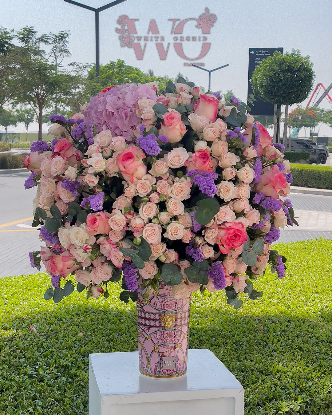 Baby Rose mixed color bouquet – White Orchid Flowers UAE delivery
