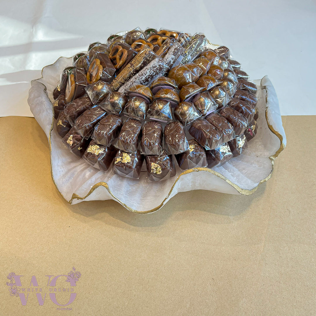 Luxury mixed chocolate tray with assorted premium chocolates and elegant presentation – fast UAE delivery – no alcohol included
