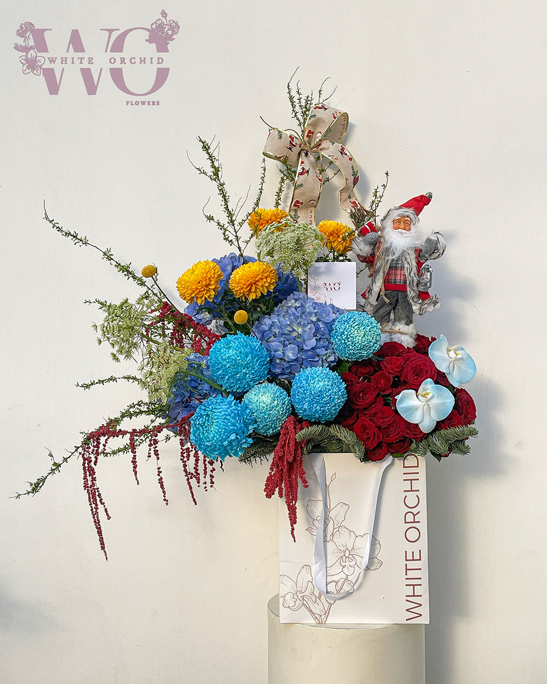 Winter season natural flower bouquet by White Orchid Flowers – fresh seasonal flowers with delivery across all UAE.